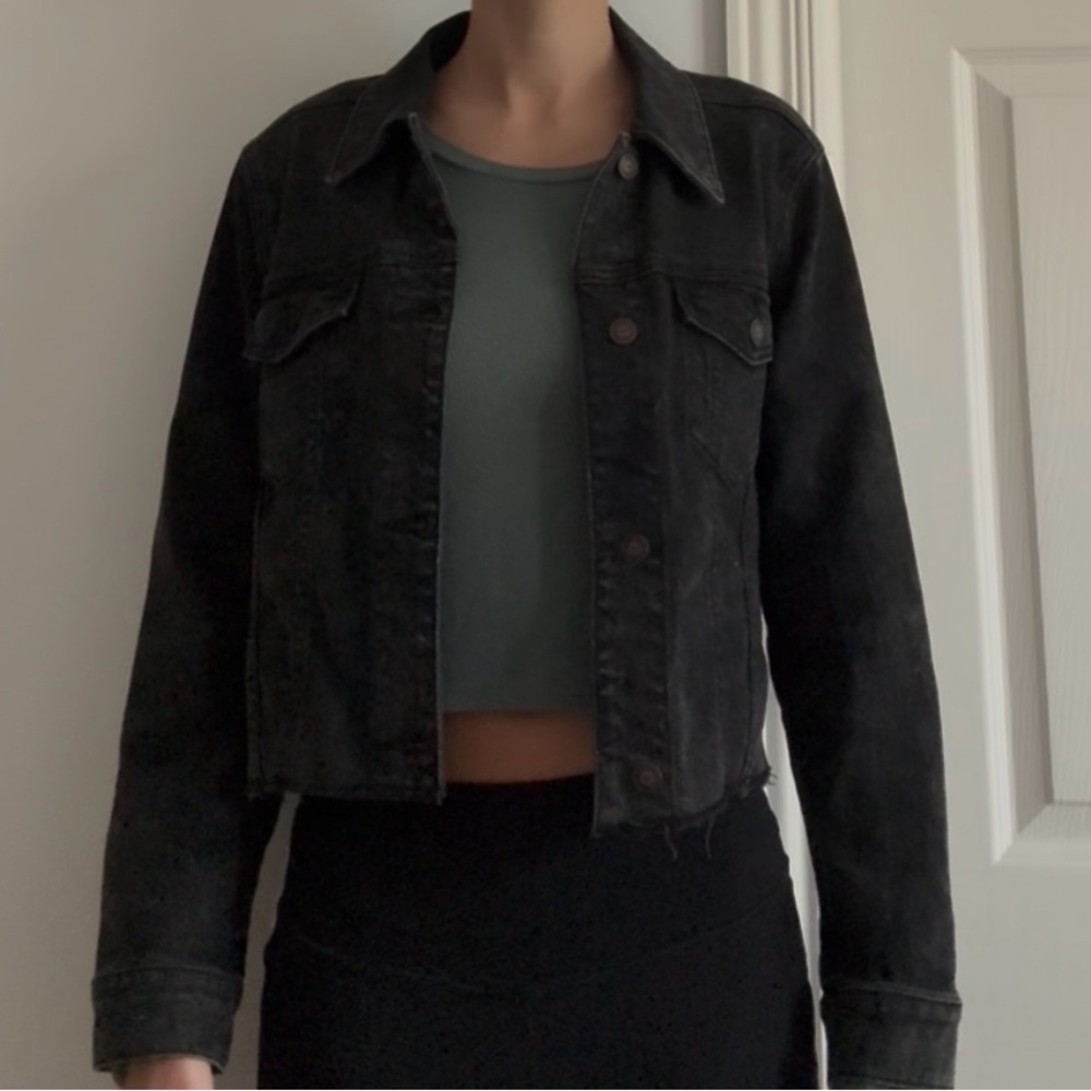 Hollister Women's Black Cropped Jean Jacket